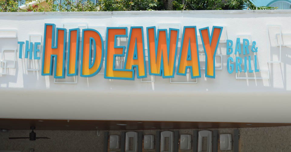 The Hideaway Bar and Grill by the pool at the Cabana Bay Resort Universal Orlando 960