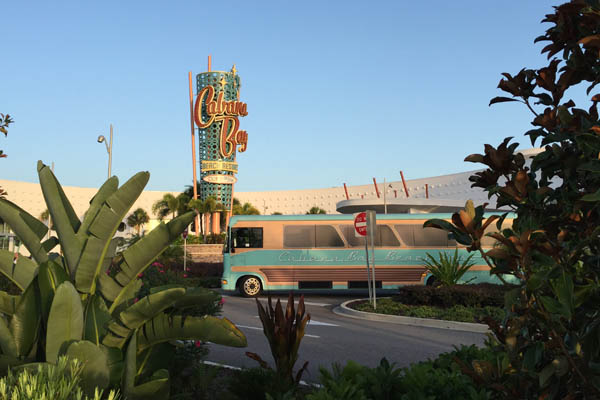 Shuttle bus at the entrance of the Cabana Bay Beach Resort 960