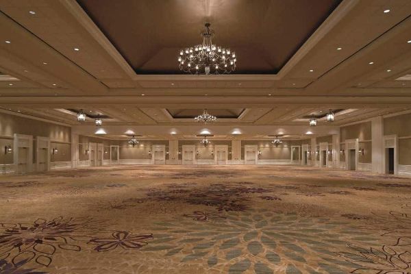 Large empty meeting space at the JW Marriott in Orlando 600