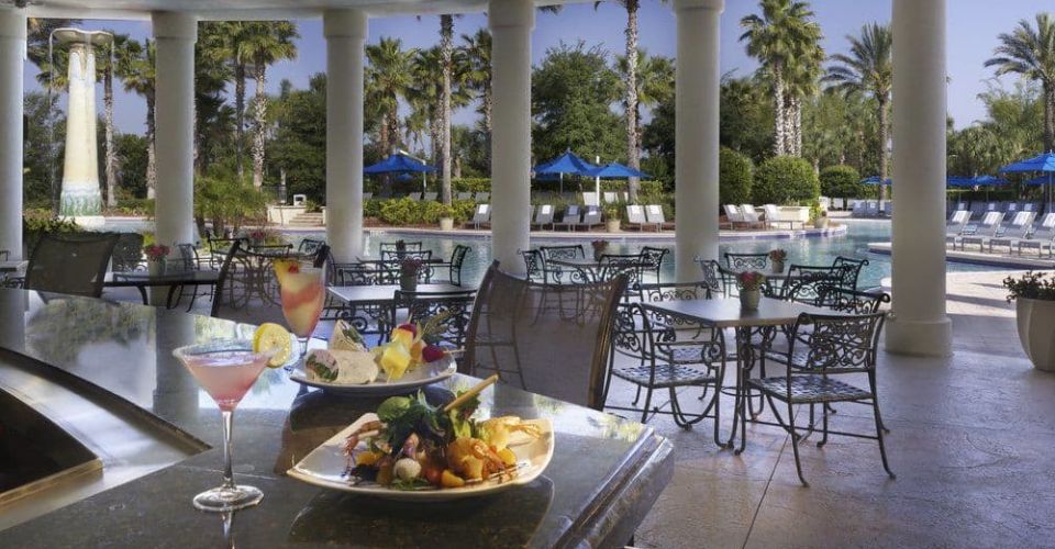 Outdoor Dining and Bar options at Croc's at the ChampionsGate Omni Orlando 960