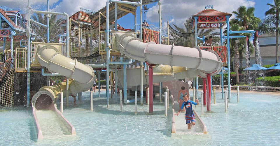 Kids splashing at the Reunion Resort small water slides 960