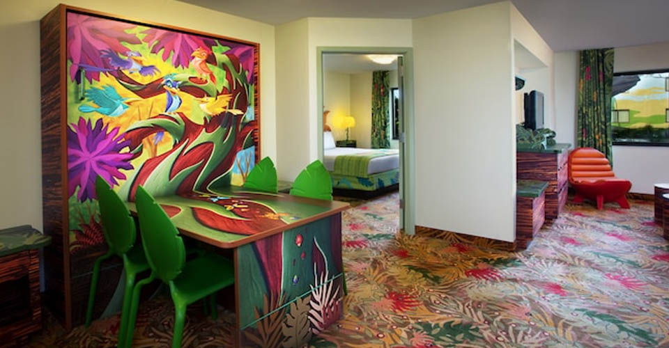 Art of Animation Resort Lion King Suite with Table Bed 960