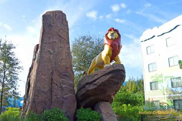 Mufasa on a rock guarding the Lion King themed area at the Art of Animation Resort 600