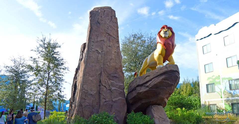 Mufasa on a rock guarding the Lion King themed area at the Art of Animation Resort 960