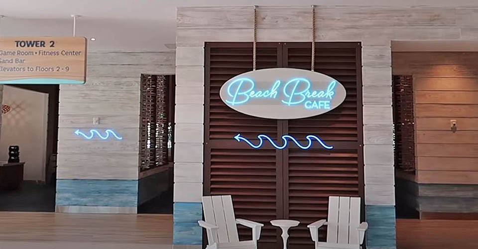 Beach Break Dining Sign and entrance at the Universal Endless Summer Resort Surfside Inn and Suites 960