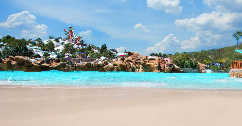 Beach leading to the kids wave pool Melt-away-bay at Blizzard Beach Water Park in Orlando 960
