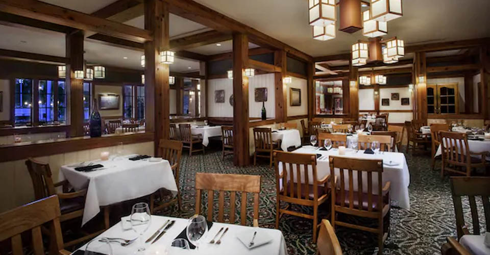 Dining Tables at the Yachtsman Steakhouse at Disney Yacht Club and Beach Club Resort