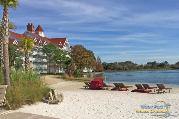 Sandy white beach with lounge chairs at the Disney Grand Floridian 600