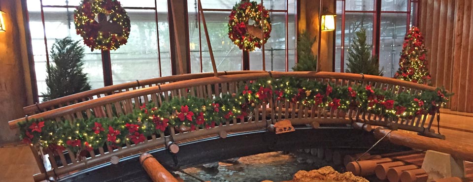 The interior bridge in the Lobby of the Disney Wilderness Lodge decorated for Christmas 960
