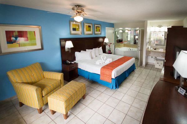 The Flamingo Waterpark Resort Orlando Suites