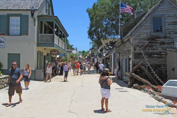 Guests walking the streets of St Augustine 1000