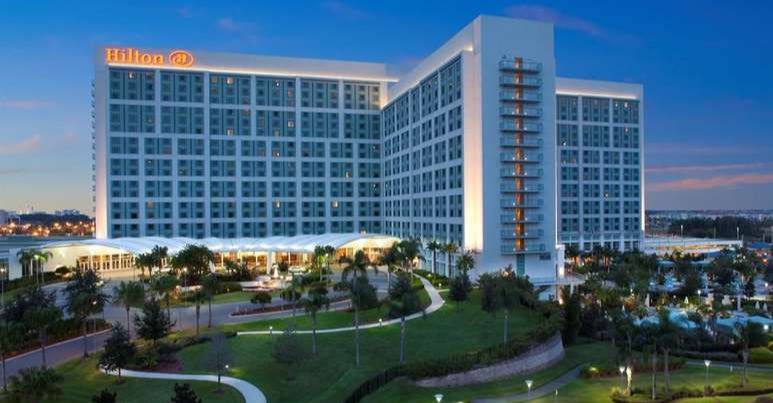 Outdoor View in the evening of the Hilton Orlando 960