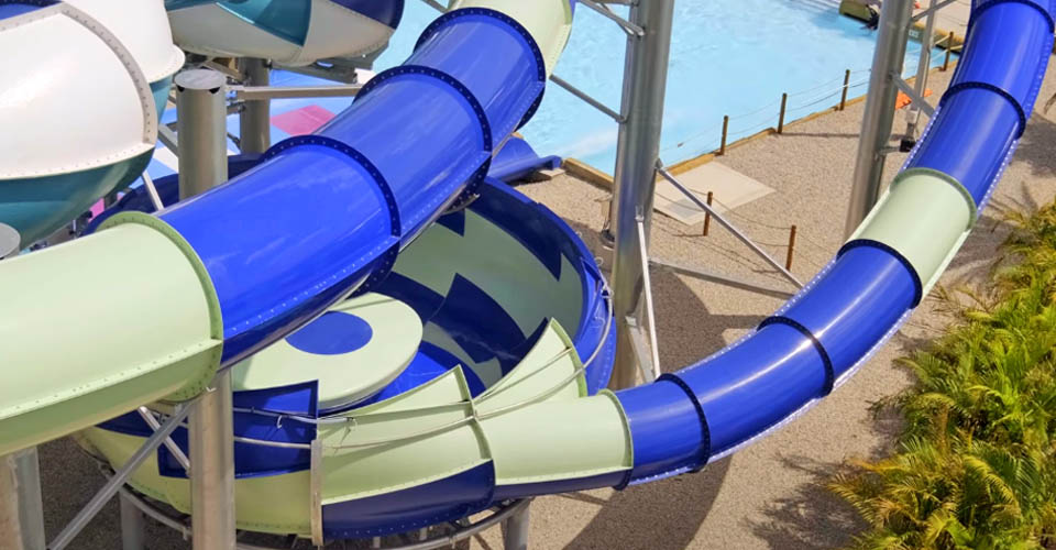 The bowl of the Downloader water slide at the Island H2O Live Water Park in Orlando 960