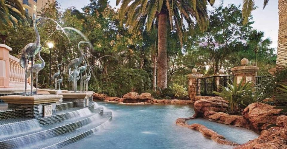 Fountains by the pool and lazy river at the JW Marriott in Orlando 960