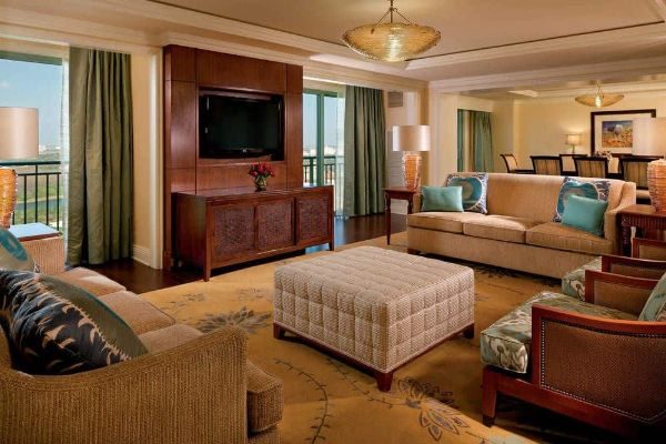 Living Space in the Presidential Suite at the JW Marriott in Orlando 600
