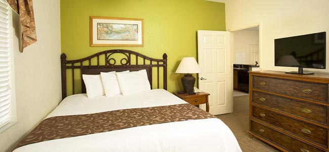 The 3 Bedroom Suite with a Queen Bedroom at Lake Buena Vista Resort Village in Orlando Fl