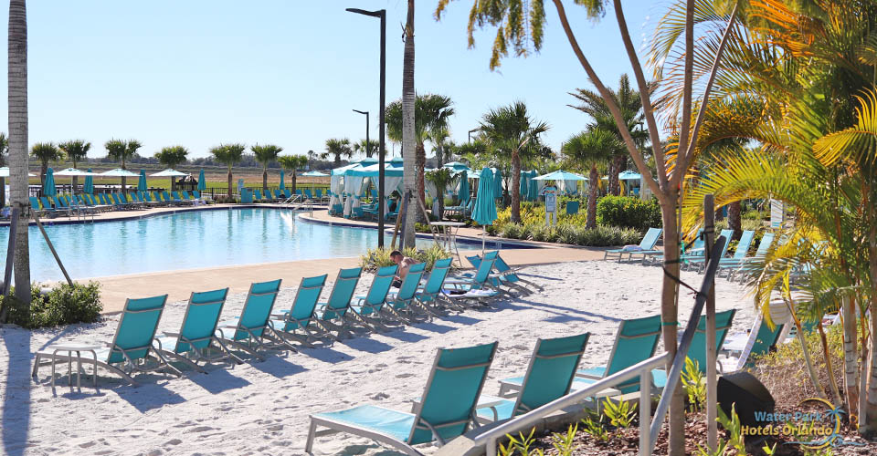 Sandy areas at the Fins Up Beach Club pool at the Margaritavilla Resort in Orlando 960