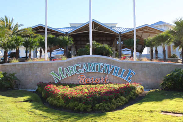 Front Entrance landscaping and rockwall sign at the Margaritavilla Resort in Orlando 1000