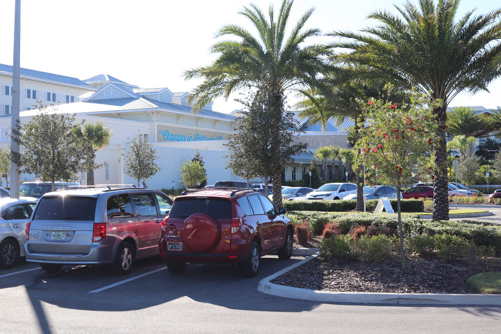 Parking at the Margaritavilla Resort in Orlando 1000