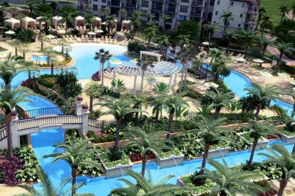Float around in this 425 foot heated lazy river at the Marriott Lakeshore Reserve in Orlando Fl 600