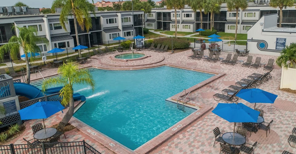 Main pool overview at the Orbit One Vacation Villas Orlando 960