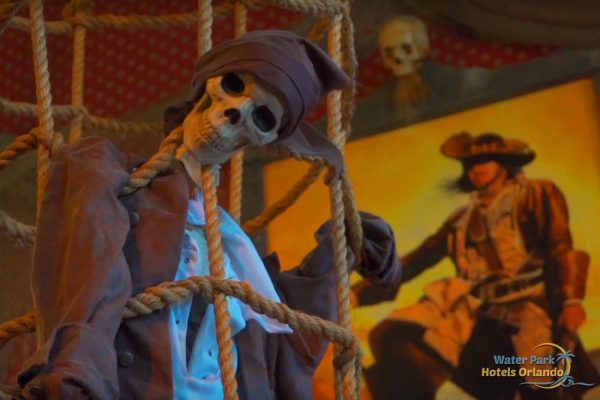 Pirates Dinner Show in Orlando Skeleton hanging around 1000