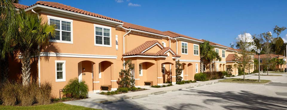 View of a row of Townhomes at the Regal Oaks Resort CLC World in Kissimmee Fl 960