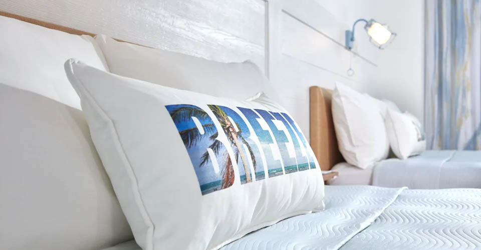 Bedding at the Universal Orlando Endless Summer Resort Dockside Inn and Suites 960