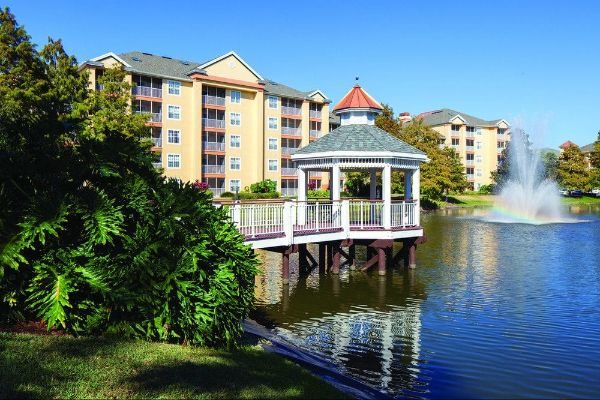 Villas overlooking the lake Sheraton Vistana Resort in Orlando 600