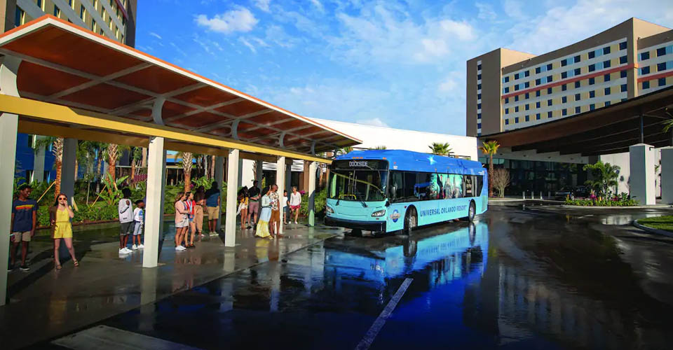 Shuttle Bus pickup at the Universal Endless Summer Resort Dockside Inn and Suites 960
