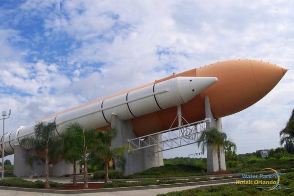 Rockets for the Space Shuttle on display at the Kennedy Space Center 1000