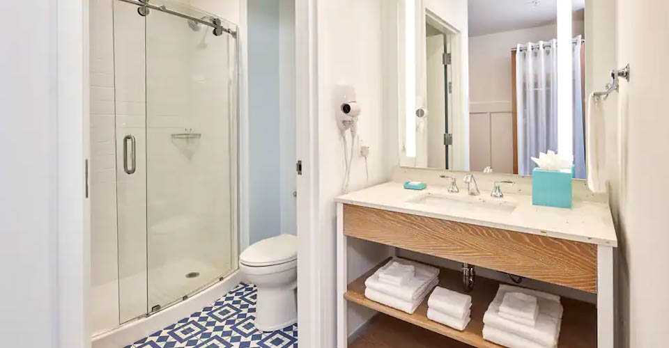 Standard room bathroom at the Universal Endless Summer Resort Surfside Inn and Suites 960