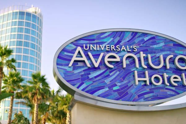 Front sign at the entrance of the Aventura Hotel in Orlando 600