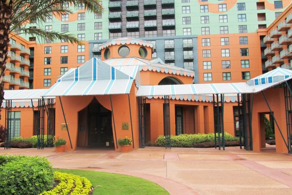 Rear courtyard entrance to the Walt Disney World Swan Resort 1000