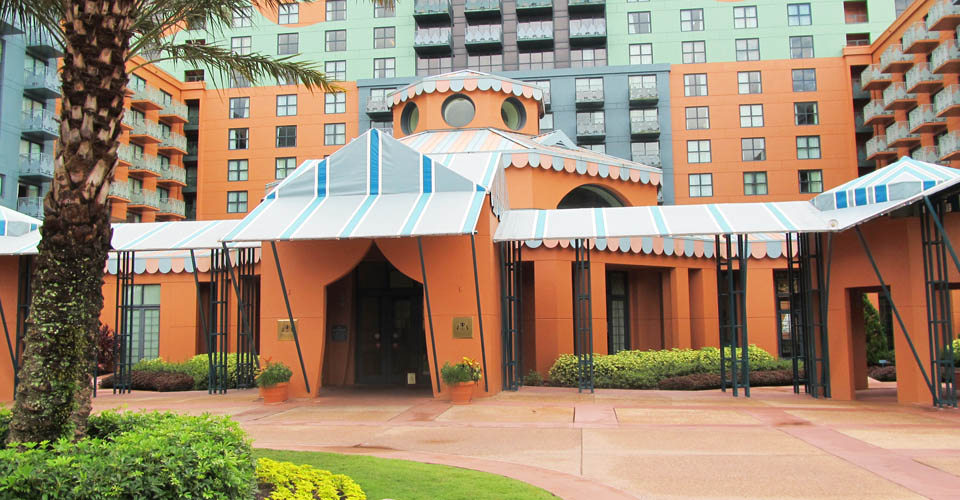 Rear courtyard entrance to the Walt Disney World Swan Resort 960