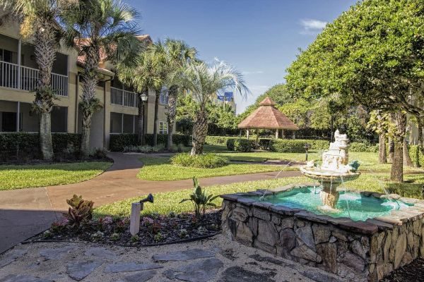 Beautiful Courtyard with Villas Westgate Blue Tree Resort 600