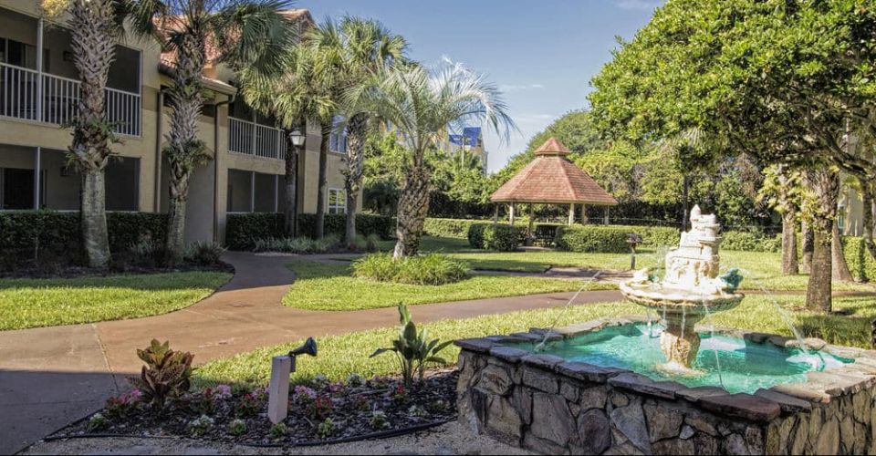 Beautiful Courtyard with Villas Westgate Blue Tree Resort 960