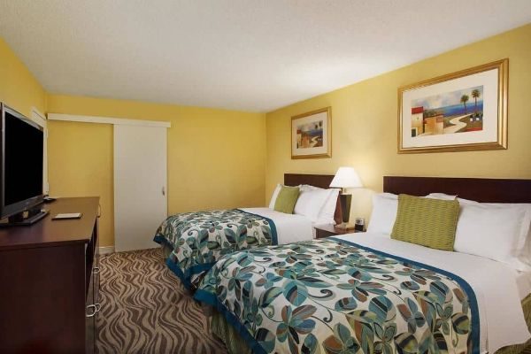 Room with 2 double beds Wyndham Garden Lake Buena Vista 600